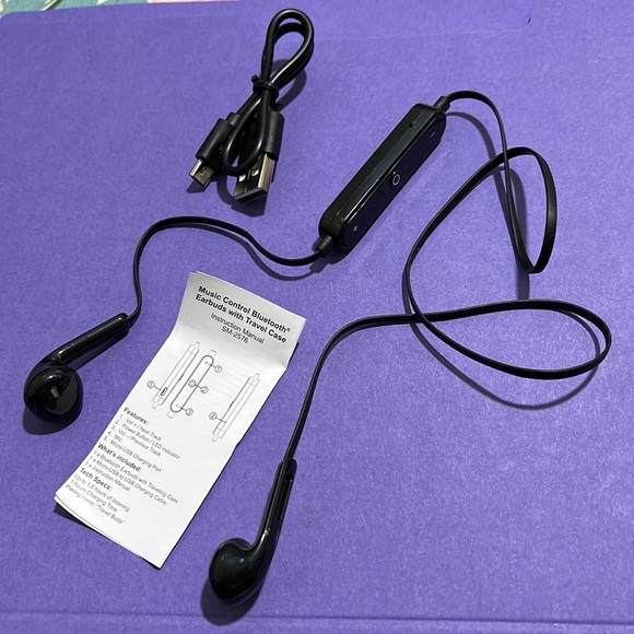 Zerto music control Bluetooth earbuds with travel case - Picture 2 of 4